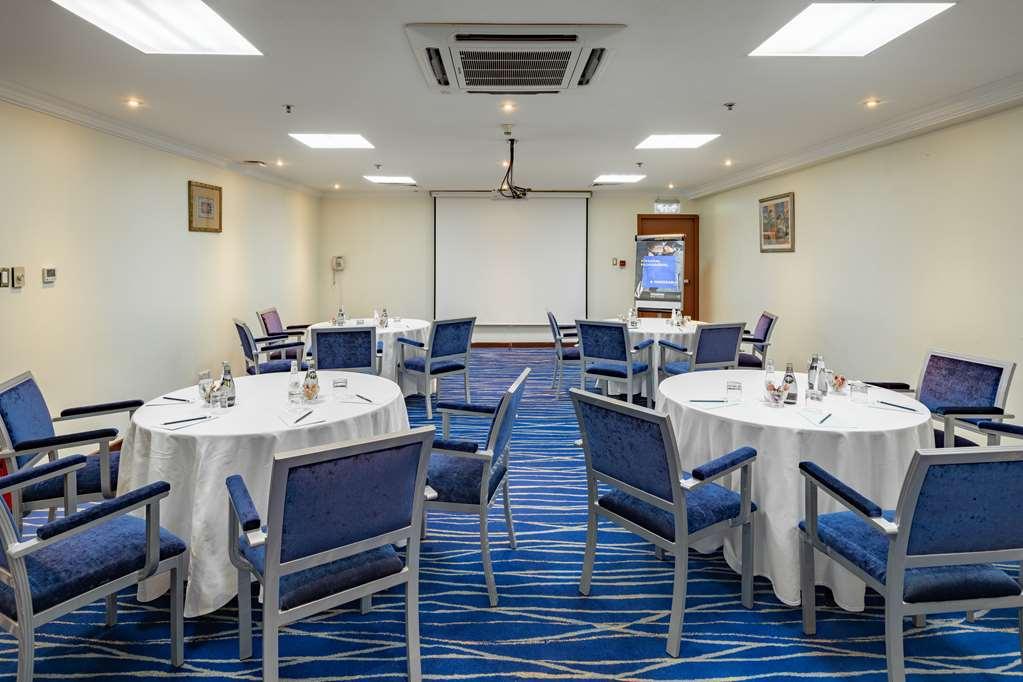 Radisson Blu Hotel, Янбу Екстер'єр фото